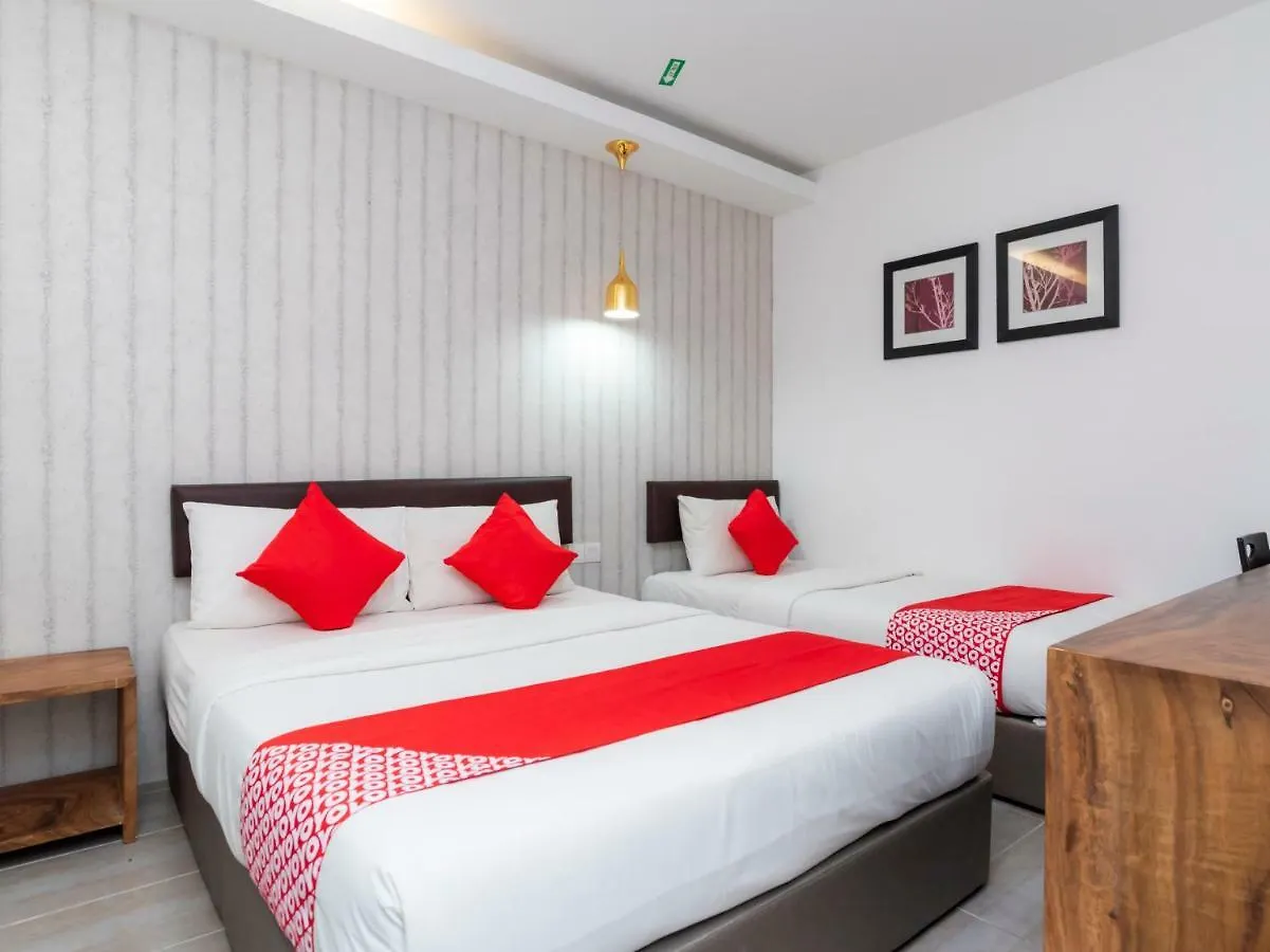 Oyo 89355 Big Big Hotel Johor Bahru